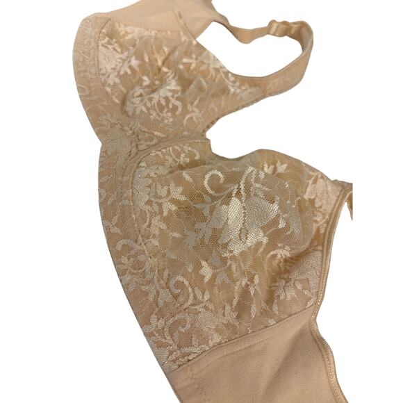Playtex secrets bra style 4431 size 38C wireless lacy beige - Picture 2 of 4